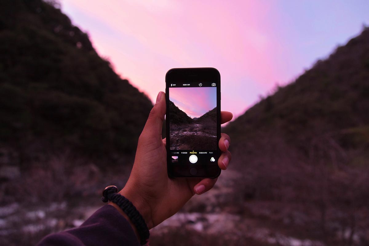 holding-phone